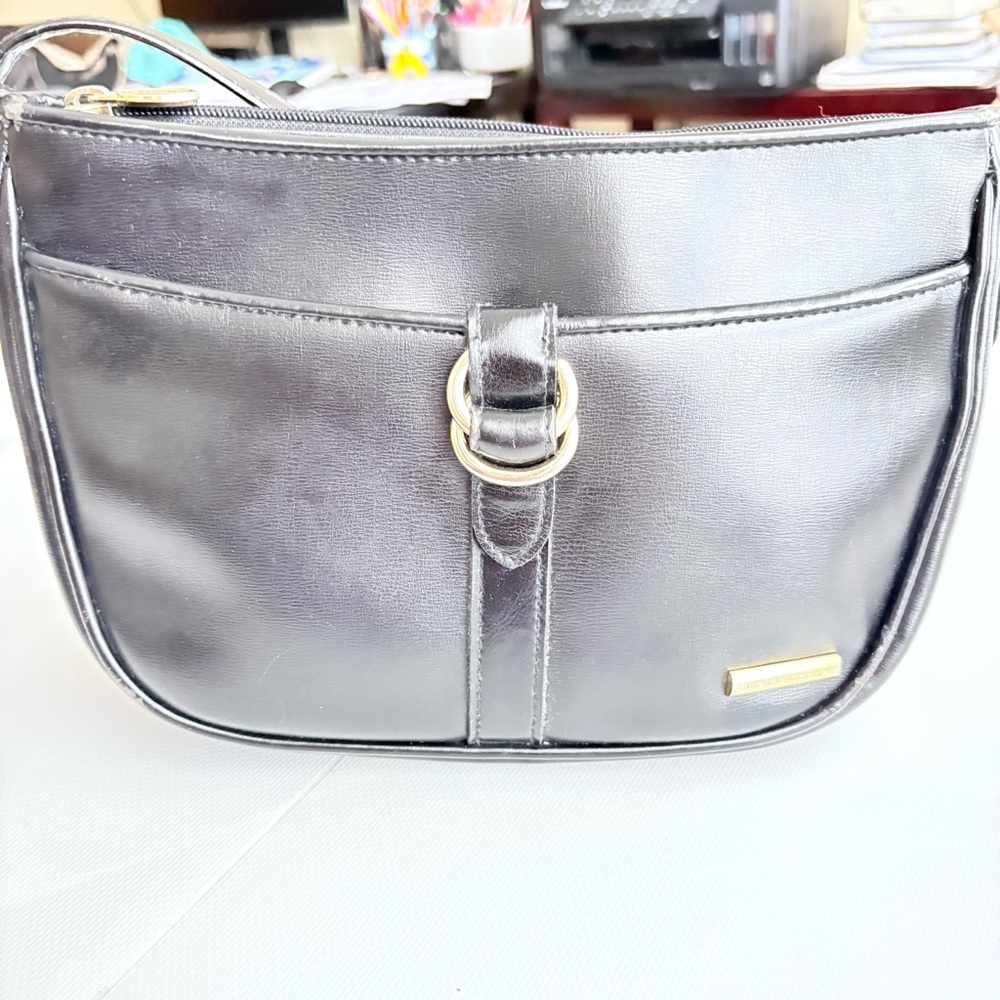 VTG Liz Claiborne Saddle Like Black Leather Crossbody bag Sz Small - Picture 4 of 13